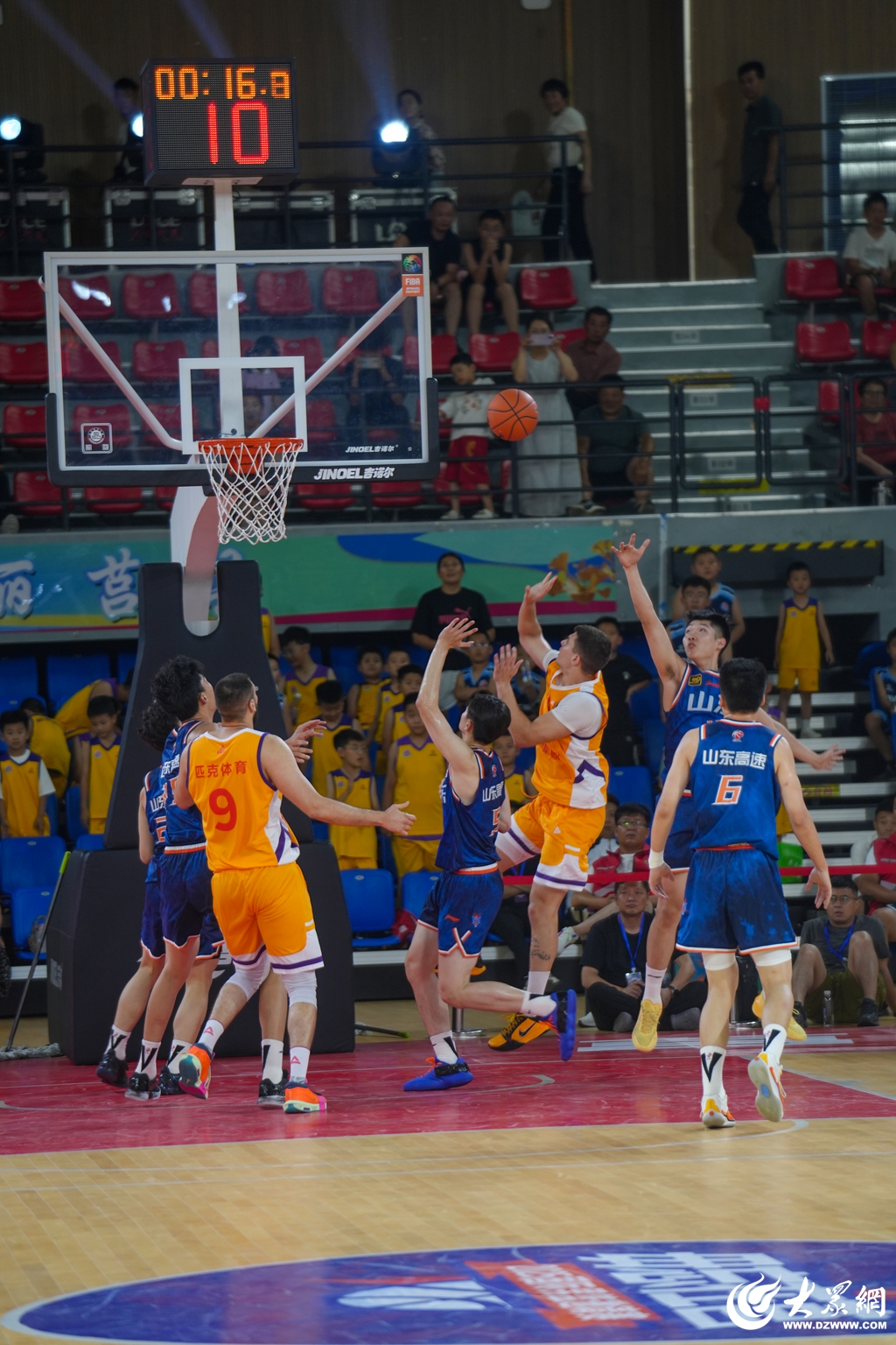 包含山东男篮迎NBA总决赛关键赛；今晚内部沟通；底气十足；球探报告显示潜力的词条